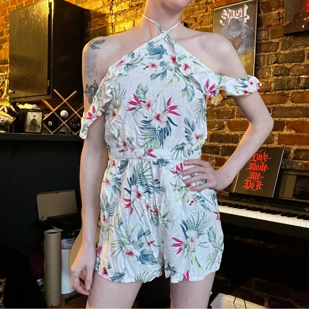 Hollister tropical floral romper XS